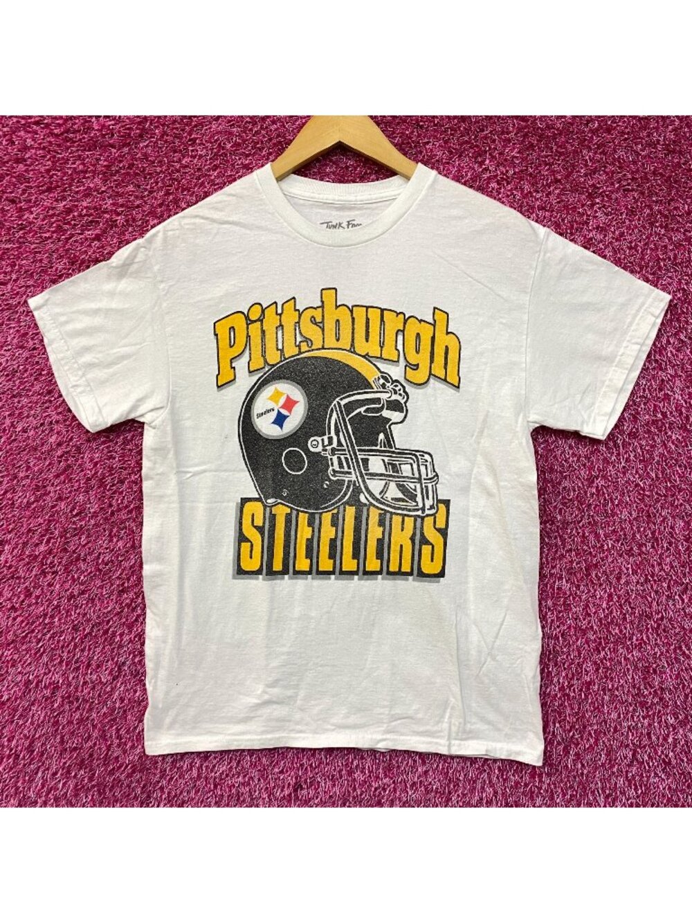 Junk Food Pittsburgh Steelers Football Helmet Logo T-Shirt Small